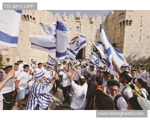 佛罗伦萨民众抗议政府环保政策：引发全城热议的游行