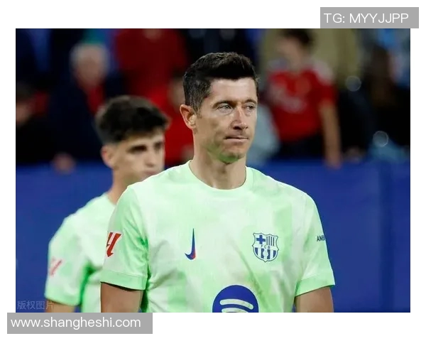 皇马客场惨遭瓦伦西亚逆转，劲敌巴萨拉开积分差距