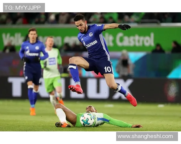 狼队客场雄风:沃尔夫斯堡客场3-1轻取沙尔克04 狼队客场雄风:沃尔夫斯堡客场3-1轻取沙尔克04