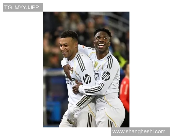 姆巴佩领衔法国球队胜阿尔及利亚,破门助攻双双完成 姆巴佩领衔法国球队胜阿尔及利亚,破门助攻双双完成