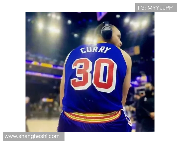 勇士三巨头齐整，士气高昂——新赛季的荣耀前瞻