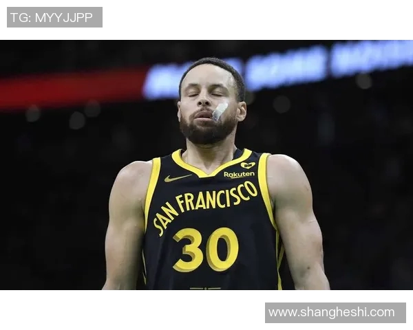 勇士众将赛前集体放飞风筝迎接新赛季挑战